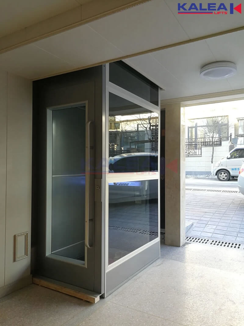 电梯安装进门