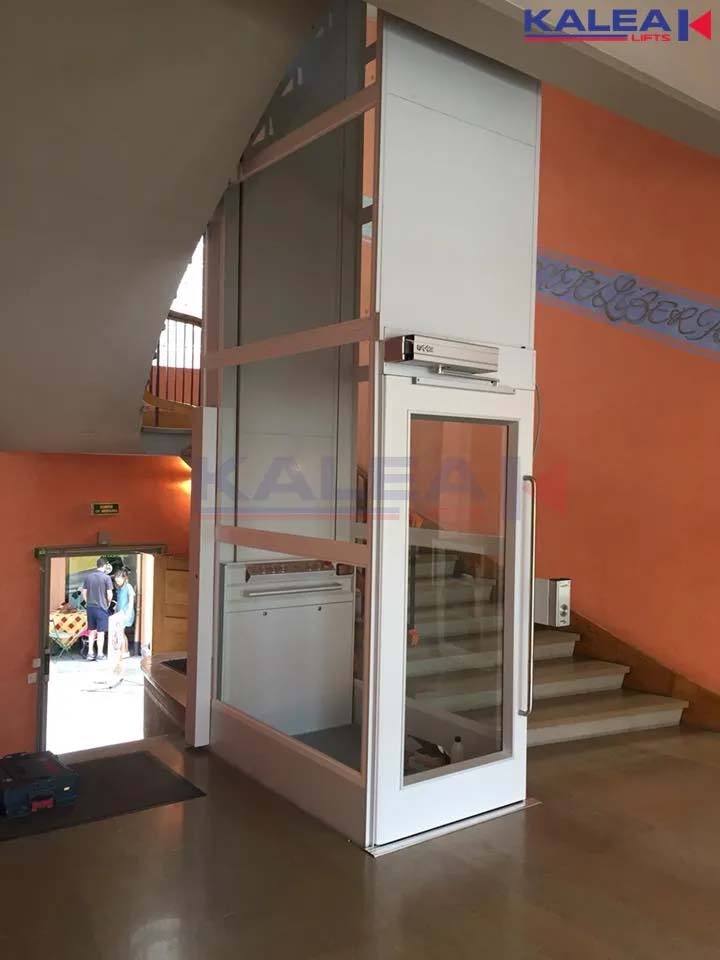 家用电梯通行方案