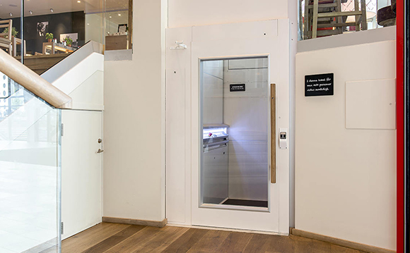 kalea家用电梯K400楼梯旁边安装案例图