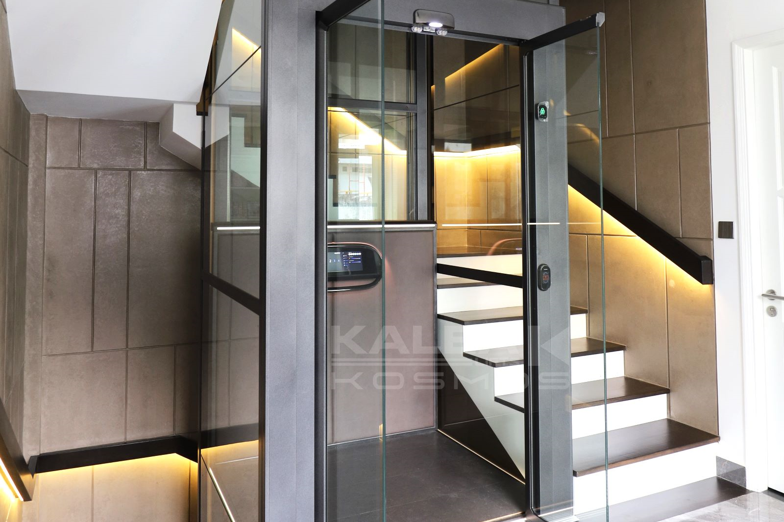 卡尼亚家用电梯X50越南案例